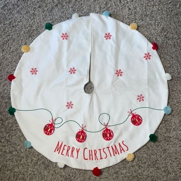 36” Tree Skirt - Picture 3 of 10